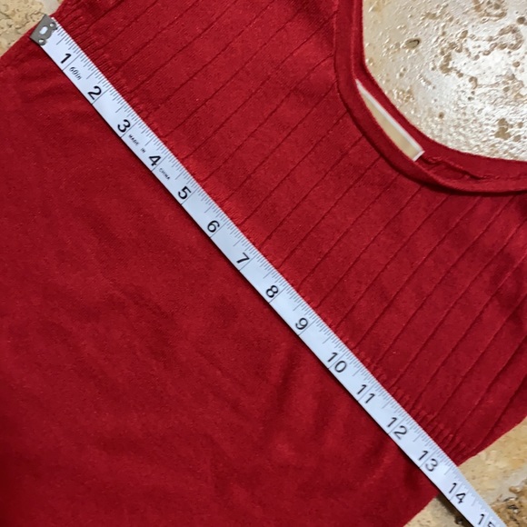 Michael Kors S/P top red 85 percent rayon 35 nylon - Picture 3 of 4